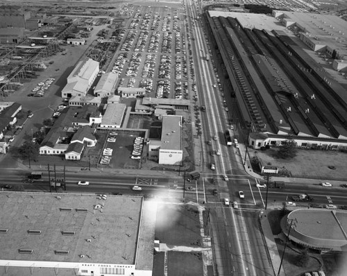 Slauson and Eastern Avenue, Commerce, looking east