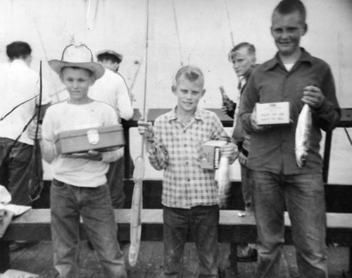 Newspaperboy anglers catch prizes