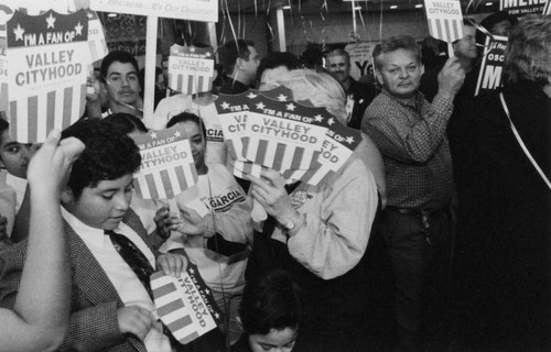 Valley political convention, crowds