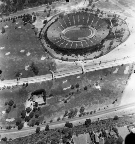 Aerial view of Pasadena, view 4