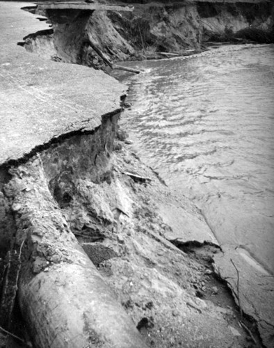 L.A. River flooding, road washed out in Studio City