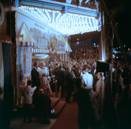 "Trapeze" premiere