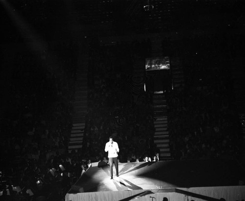 All-star show at the Forum for Billy Mills' campaign fundraiser