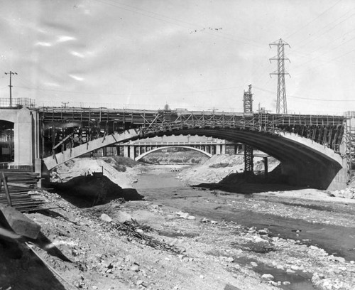 Construction, Aliso St. viaduct