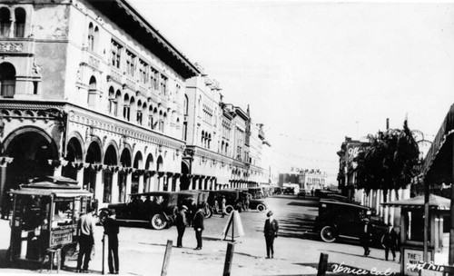 Windward Avenue in Venice