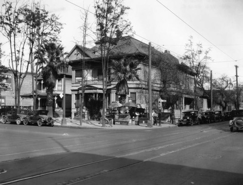 Sidewalk vendors, Hill and 10th