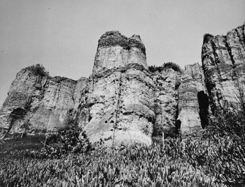 Monoliths seen from Roosevelt Highway