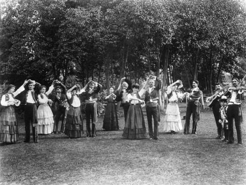 Dancers in costume in La Jota