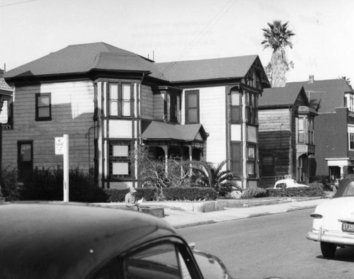 Bunker Hill Avenue residences