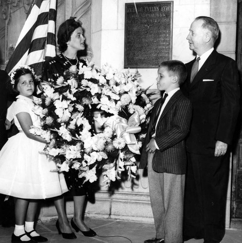 Plaque honors Admiral Byrd