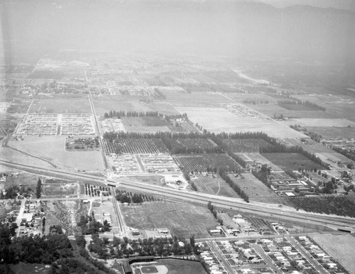 Ontario, 4th Street and Grove Avenue, looking north