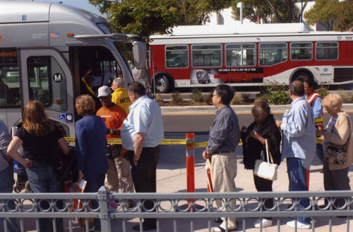 MTA Orange Line, boarding line