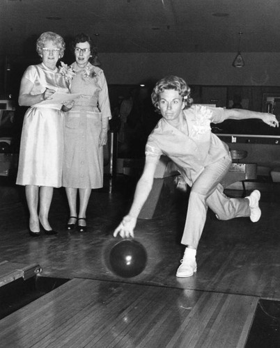 Valley bowler in city tournament