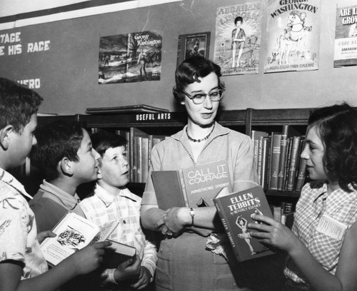 Class visit to Memorial Branch Library