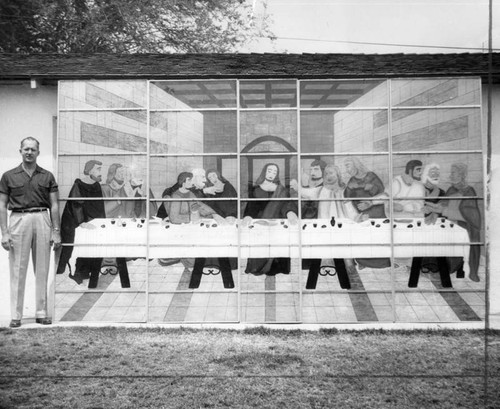 Artist displays 'Last Supper' in plastic