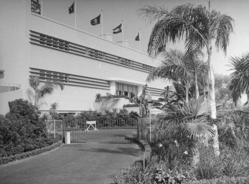 Hollywood Park, sign for the turf club