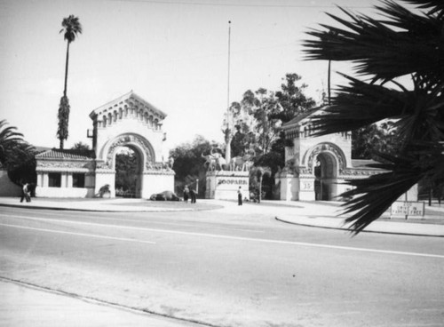 View of the entrance to Zoopark