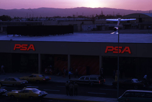 PSA terminal, Burbank-Glendale-Pasadena Airport