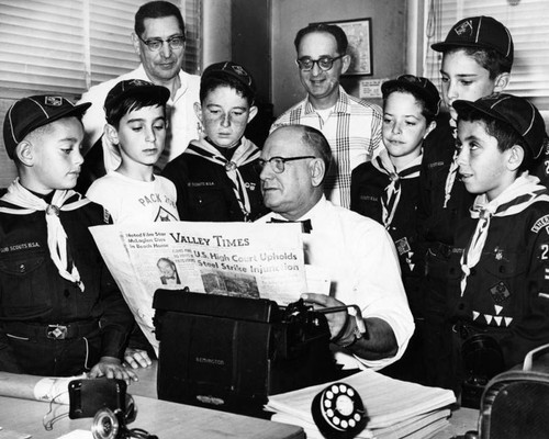 Scouts tour Valley Times plant