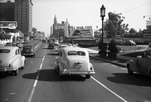 Wilshire Boulevard, looking east