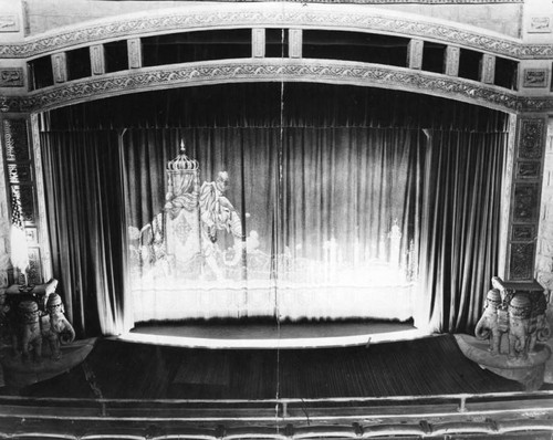 Beverly Theater, interior