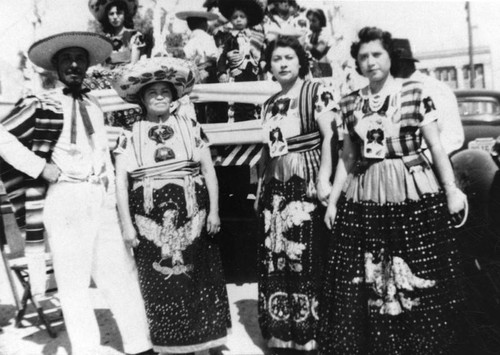 Mexican American women at 16th of September celebration