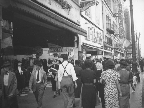 Broadway north at Sixth