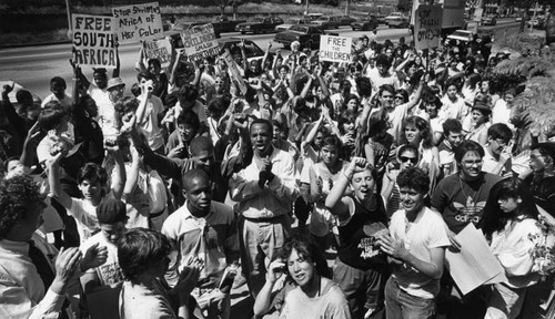 High schoolers protest apartheid