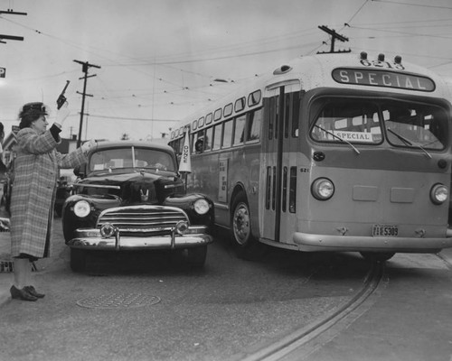 Bus and automobile race