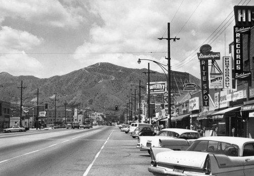 Brand and Doran Branch in Glendale, view 7