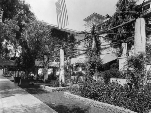 Maryland Hotel, exterior view