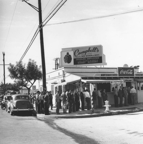 Lunchtime for Douglas Company employees, view 7