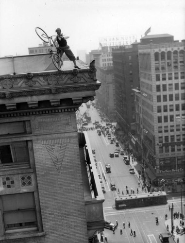 Rooftop stunt, L.A. Chamber of Commerce Building, view 3