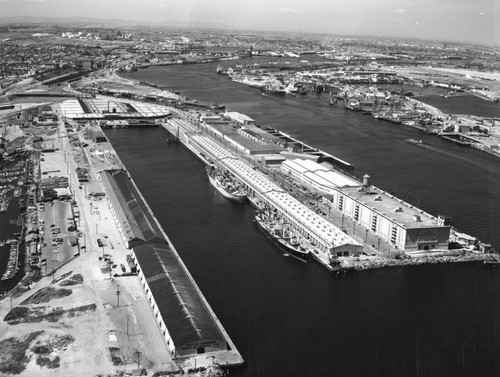 Los Angeles Harbor and Terminal Island, looking north