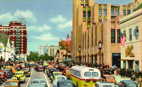 Busy crowds on Wilshire Blvd