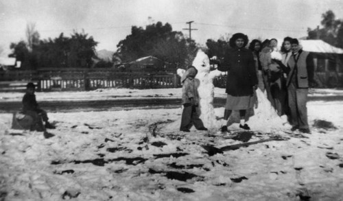 Children with snowman