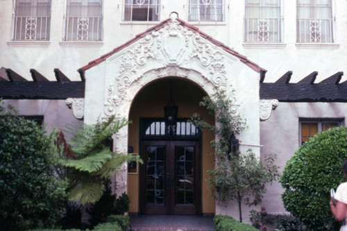 Los Altos Apartments gate