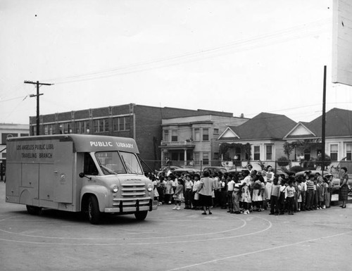 LAPL Traveling Branch Bookmobile, school visit