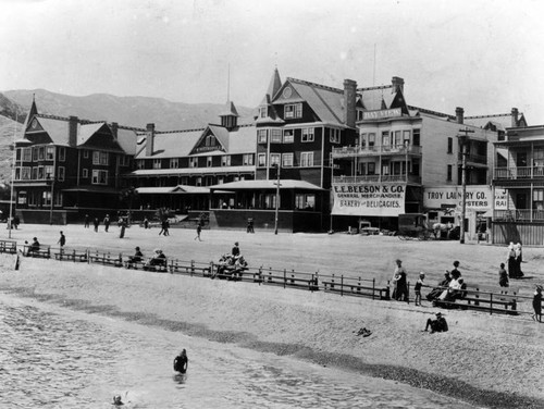 Hotel Metropole and beach, Santa Catalina Island