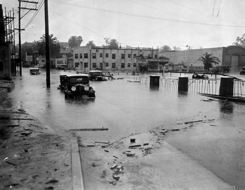 Cars stalled in rainwaters