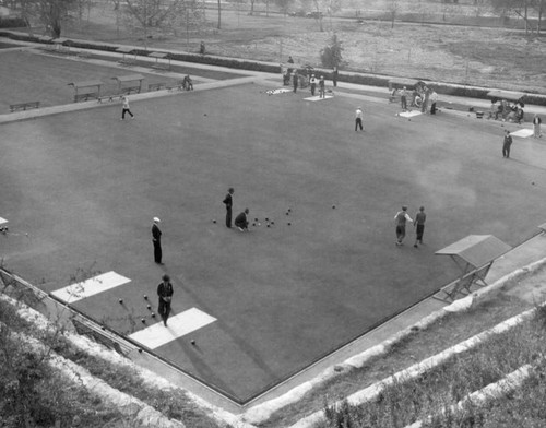 Public bowling green