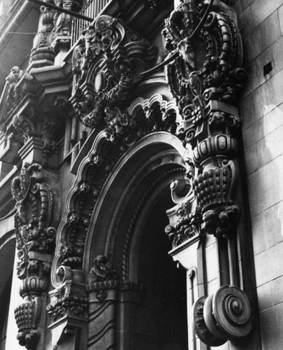 Facade, Million Dollar Theater