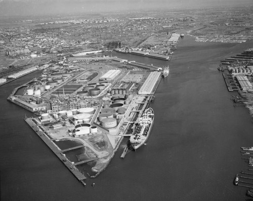 Refinery at L.A. Harbor