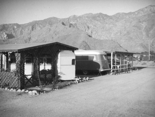 Trailers along a dirt road in Palm Springs