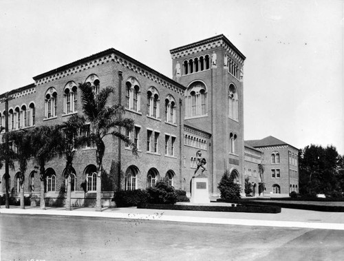 Administration building at U.S.C., exterior — Calisphere
