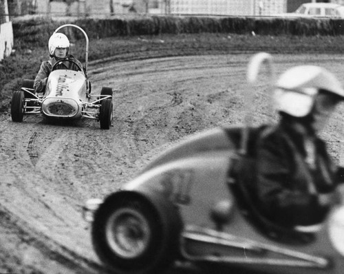 Quarter midget races in Van Nuys thrill parents