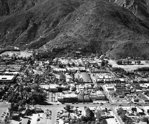 Downtown Palm Springs, looking west