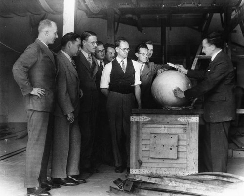 Model dirigible, Cal Tech, view 1