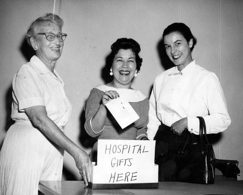 Pacoima women aid hospital