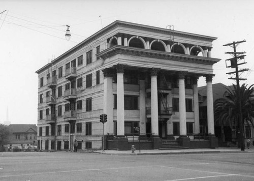 Lima Apartments, Bunker Hill
